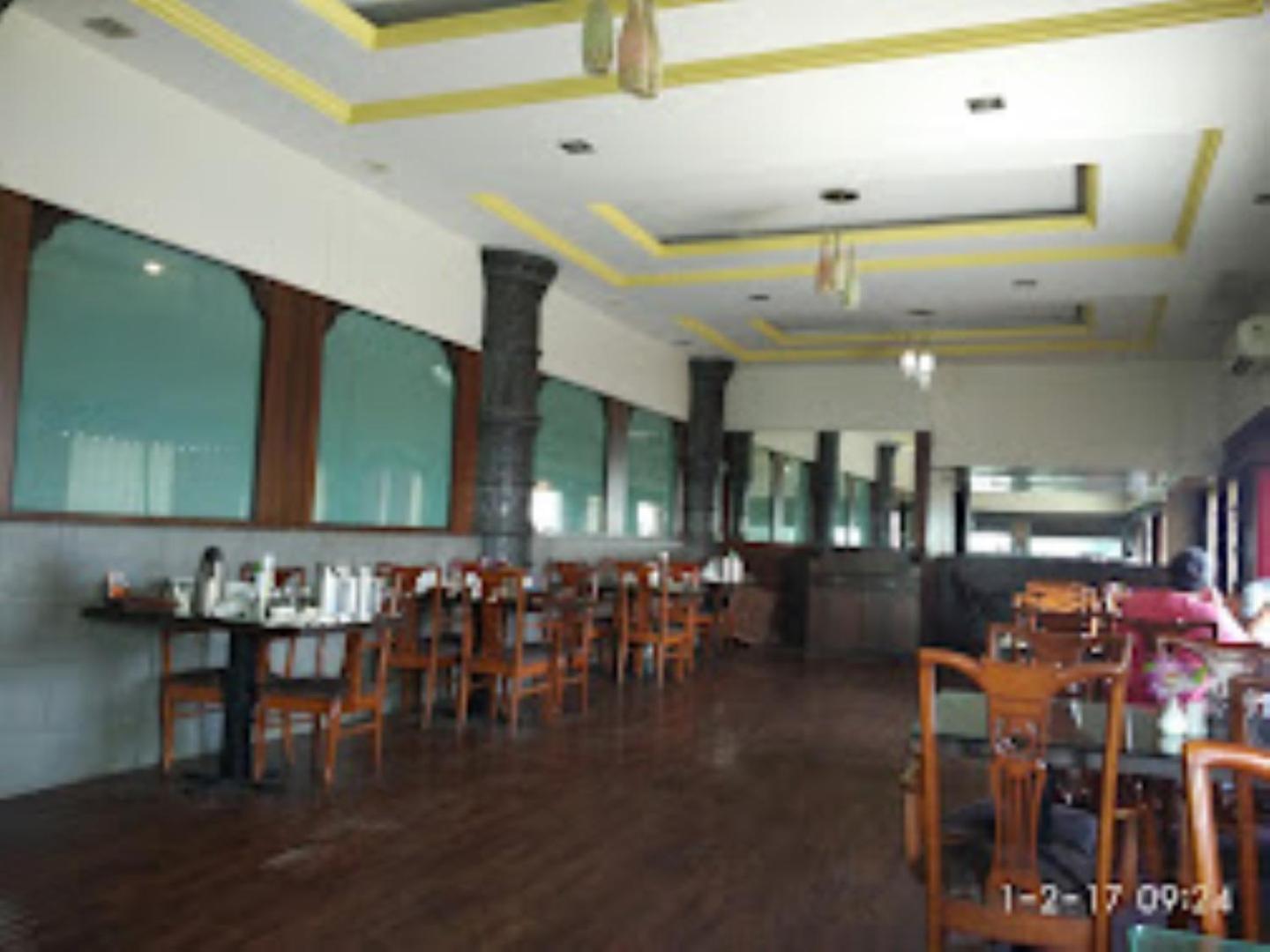 Hotel Maratha Palace,Satara Exterior foto